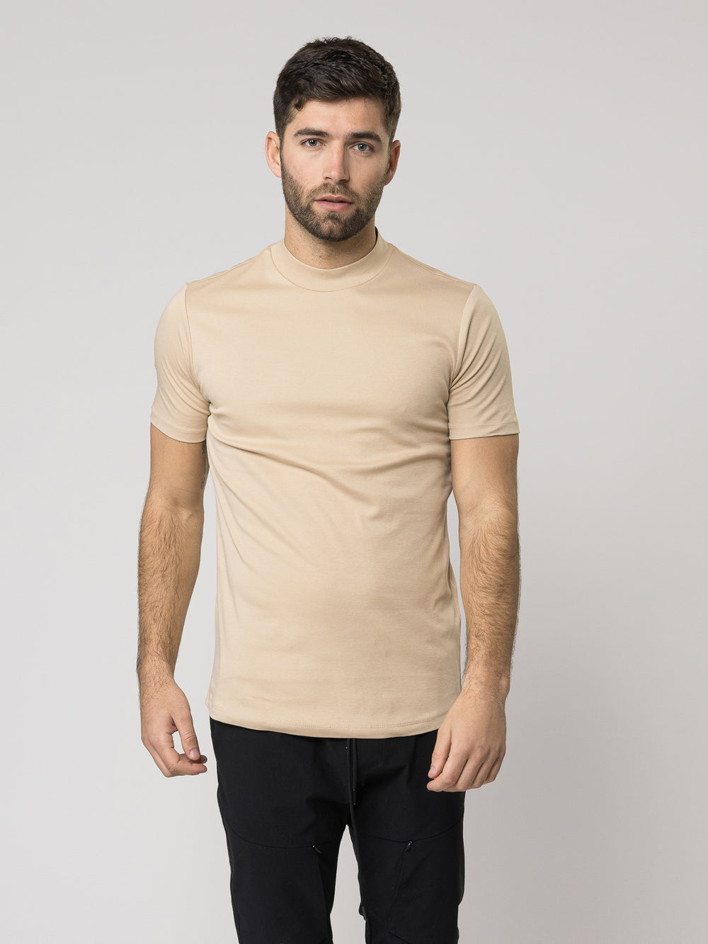 טי שירט עם צווארון High neck