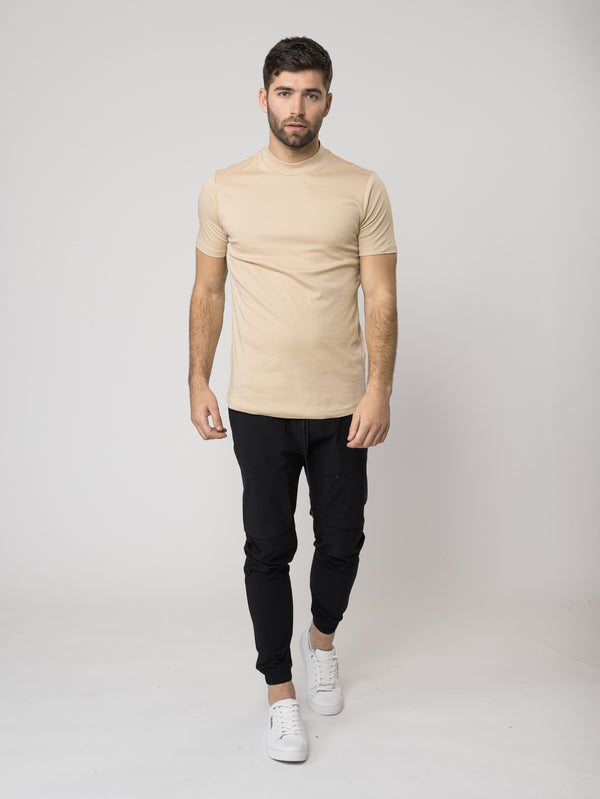 טי שירט עם צווארון High neck