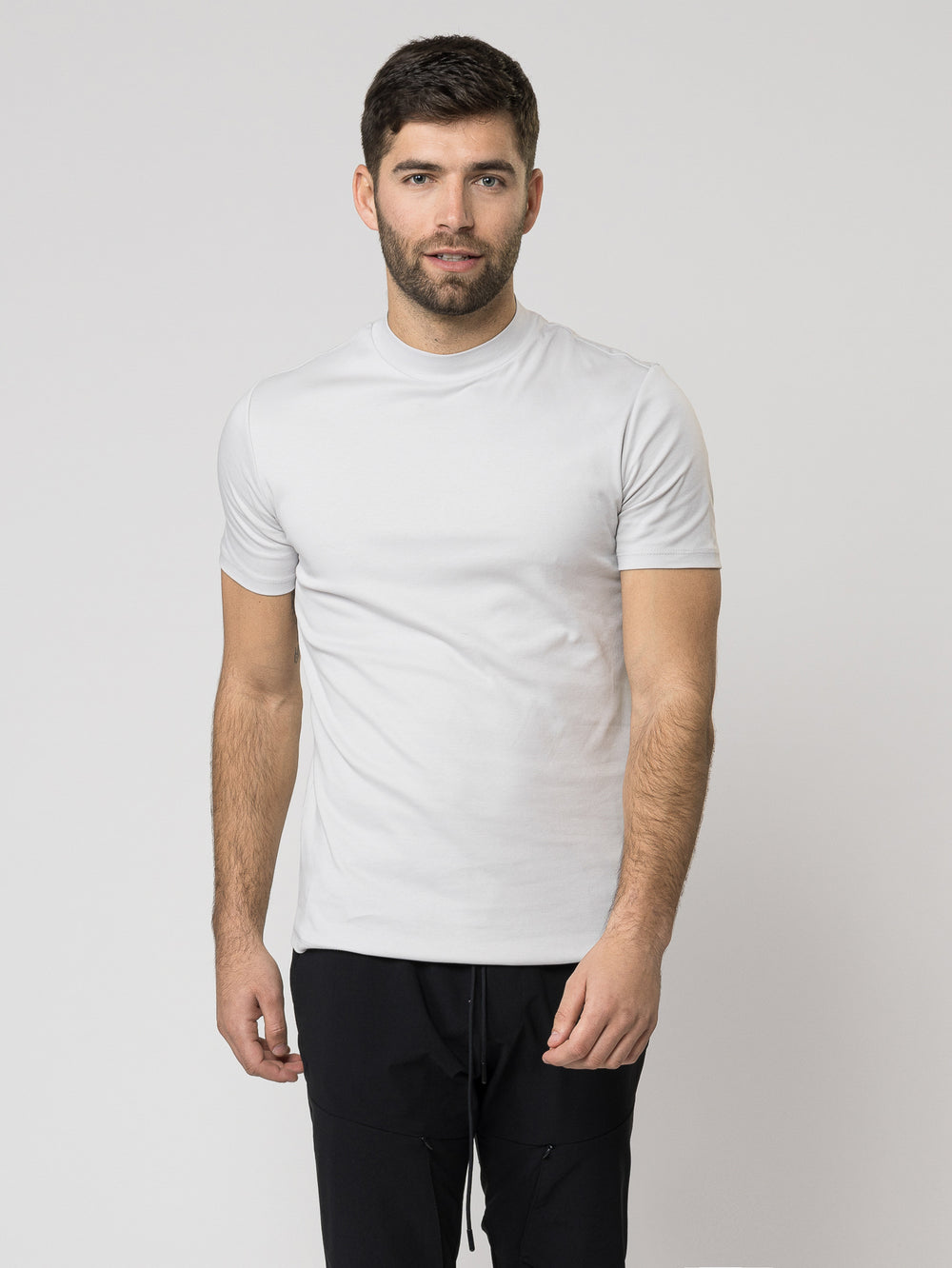 טי שירט עם צווארון High neck