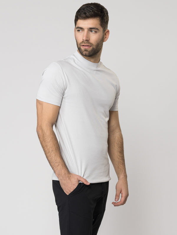 טי שירט עם צווארון High neck