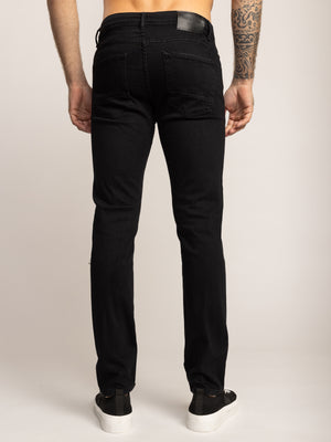 ג'ינס גזרת SLIM