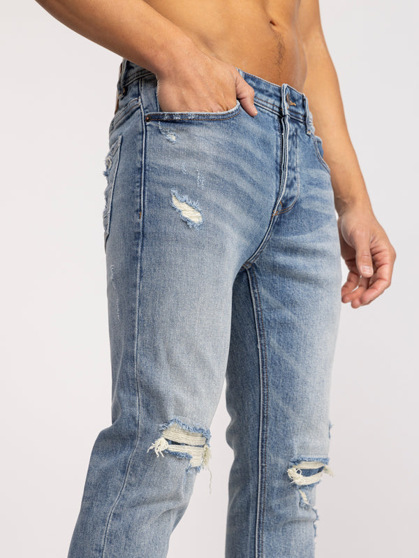 מכנסי ג''ינס לגבר בגזרת SUPER SKINNY