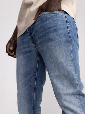 מכנסי ג''ינס CLASSIC לגבר בגזרת SUPER SKINNY