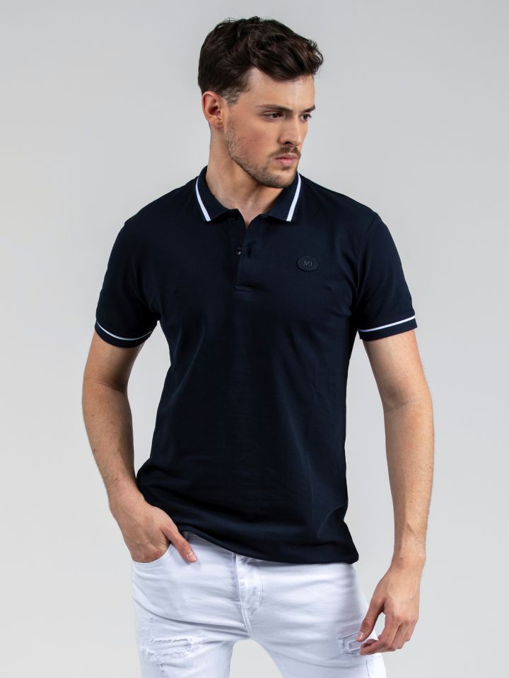 חולצת פולו ממותגת