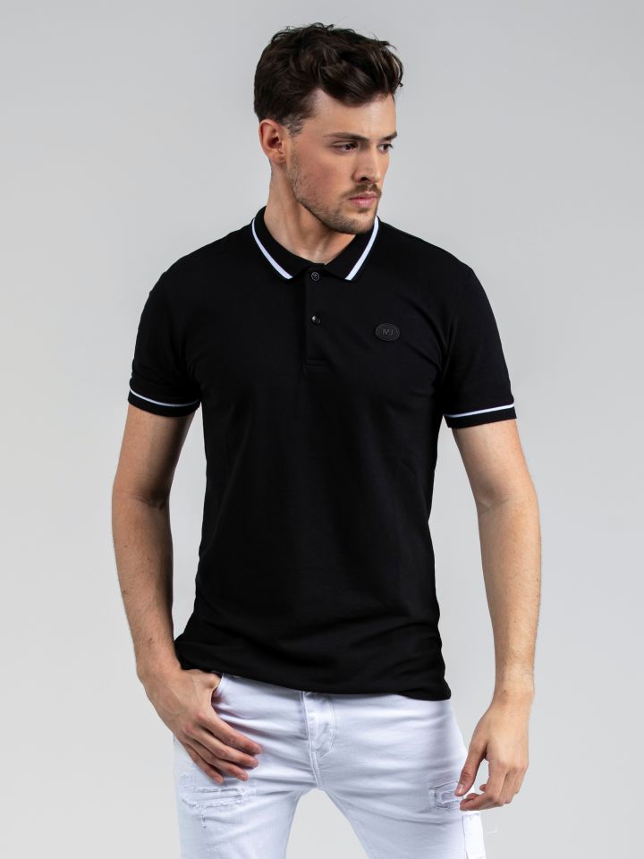 חולצת פולו ממותגת