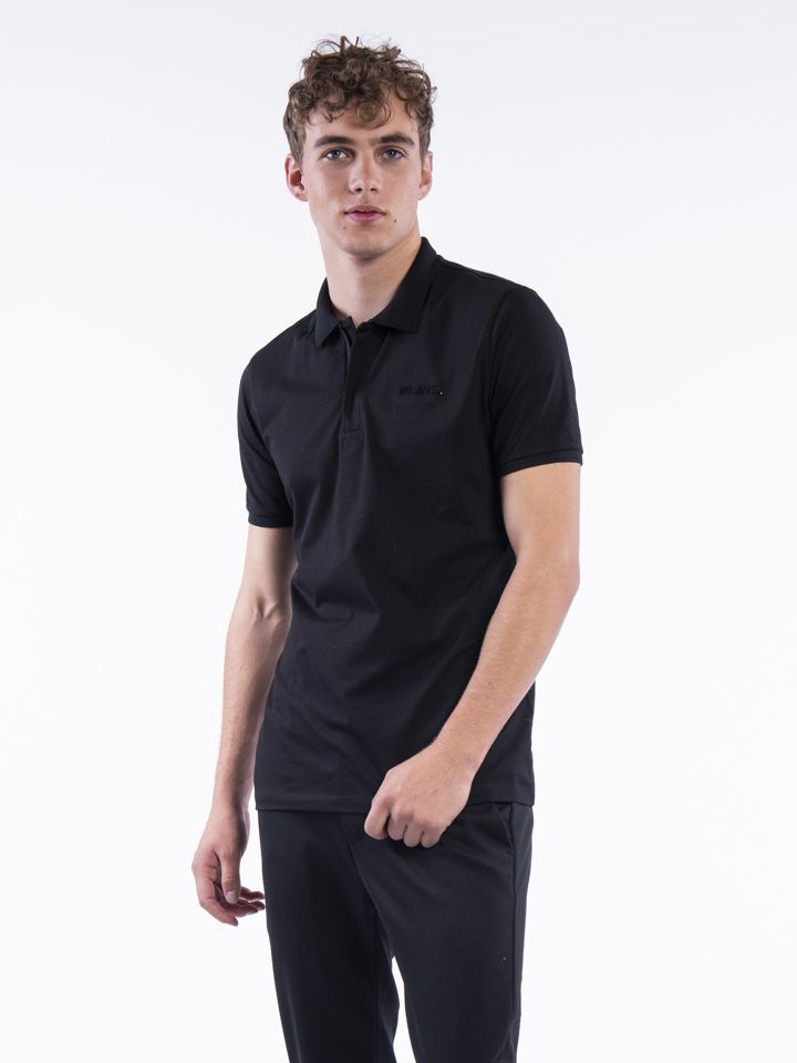 חולצה פולו בשילוב לוגו מתכתי