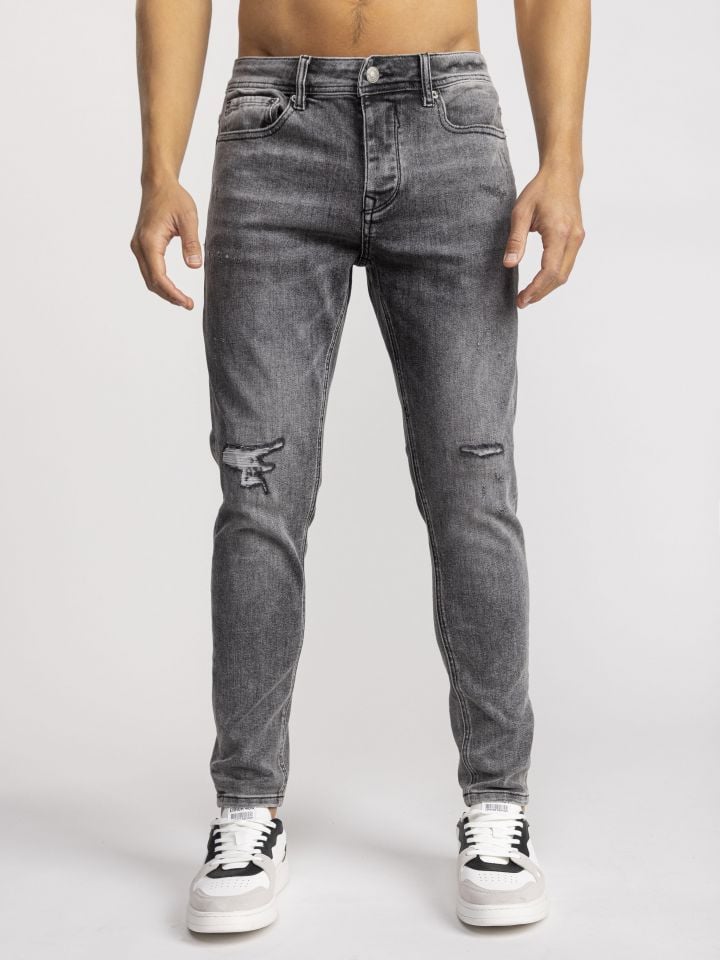 מכנסי ג’ינס לגבר בגזרת SUPER SKINNY