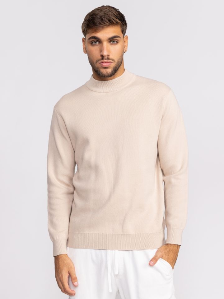 סוודר סריג עם צווארון גבוה