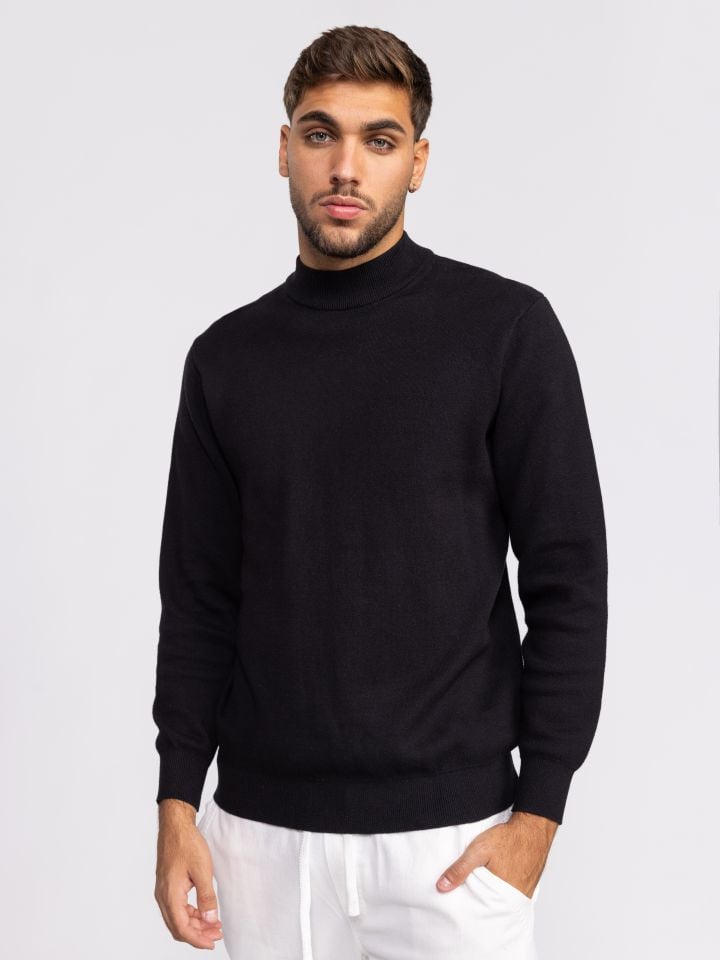 סוודר סריג עם צווארון גבוה