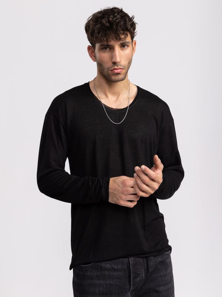 חולצת טי שירט לגבר עם תפר בגב