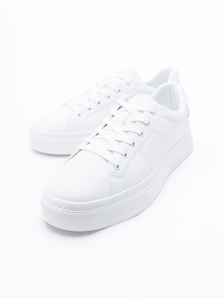 נעלי סניקרס בעיצוב מינימליסטי MJ