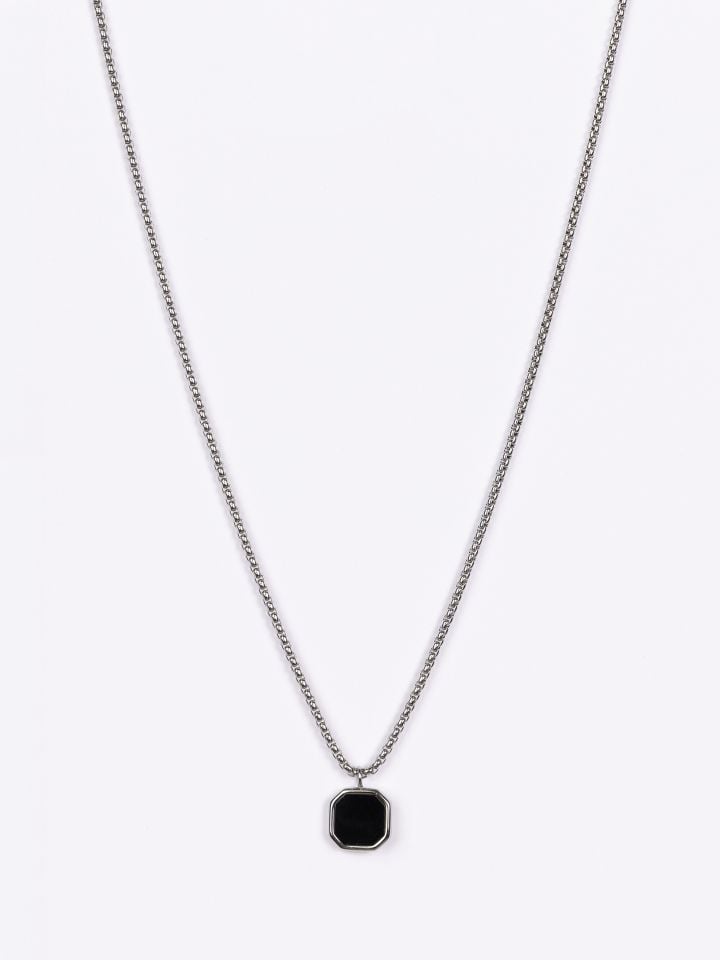 שרשרת תליון גיאומטרי בשיבוץ אבן לגבר