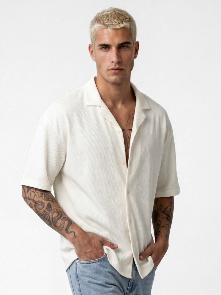 מכופתרת קצרה