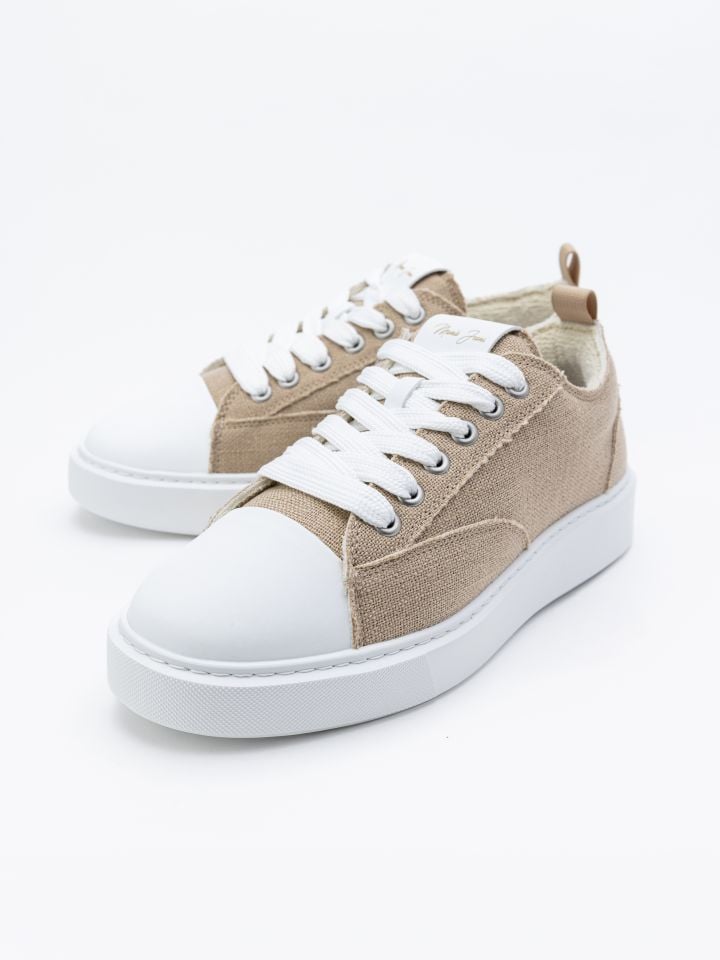 נעלי סניקרס חלקות לגבר