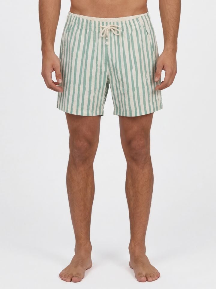 בגדי-ים בהדפס פסים