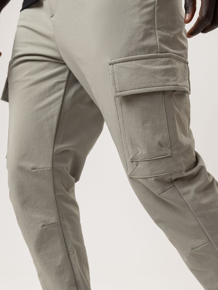 מכנסי דגמח עם כיסים מרובעים