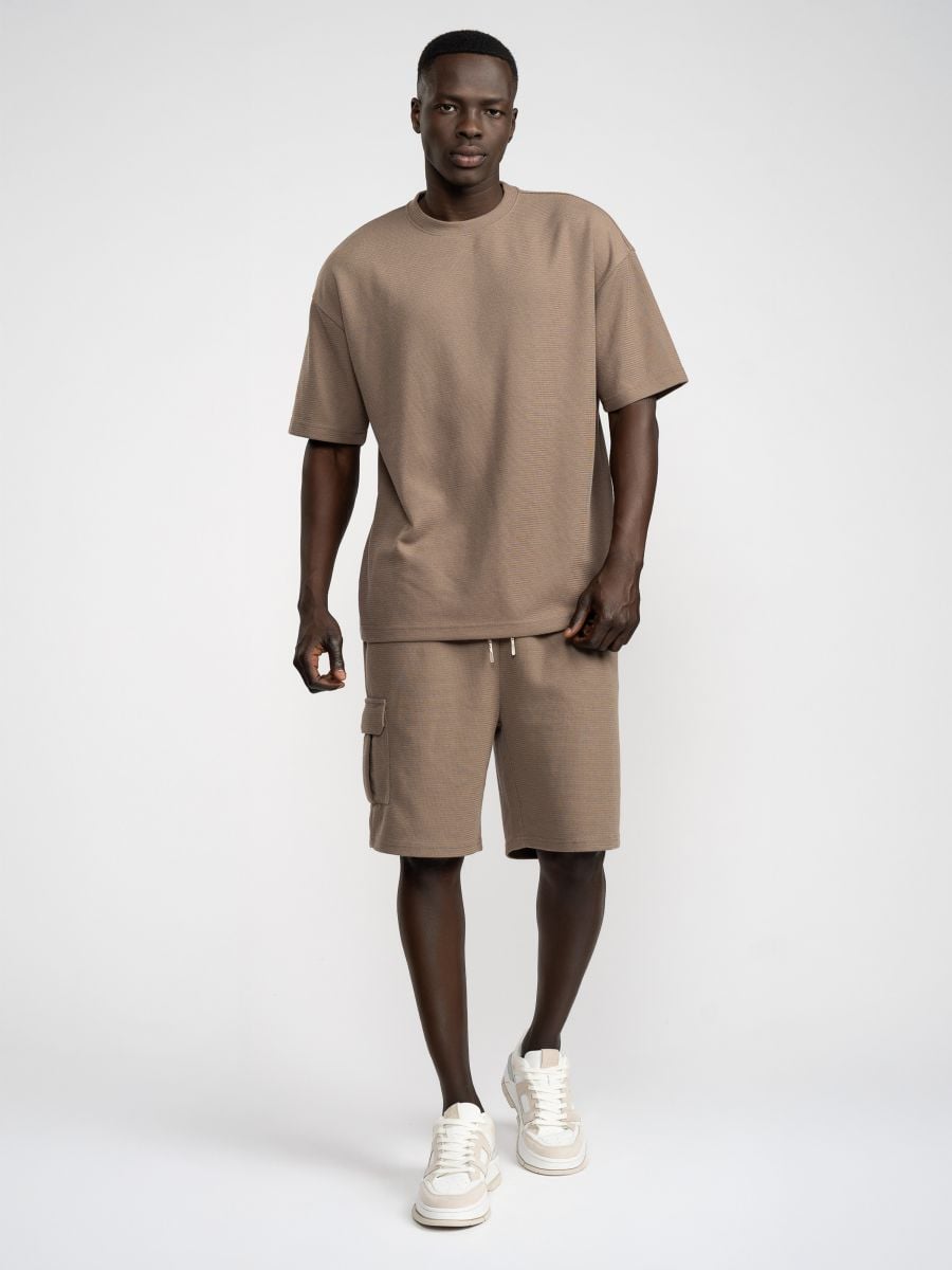 מכנסי ברמודה לגבר עם טקסטורה