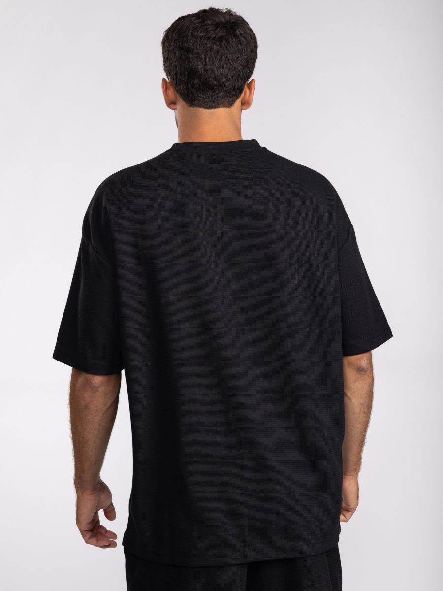 חולצת טי שירט לגבר עם טקסטורה