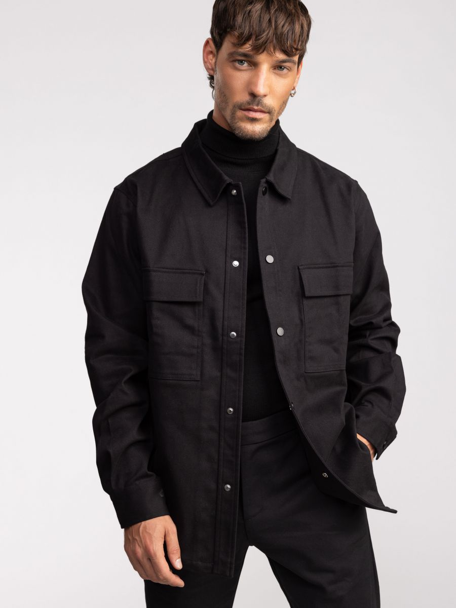 גקט לגבר עם כיסים בחזית