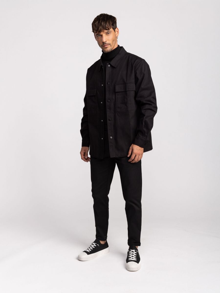 גקט לגבר עם כיסים בחזית