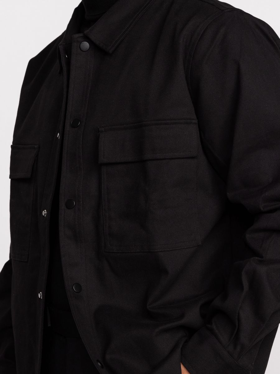 גקט לגבר עם כיסים בחזית