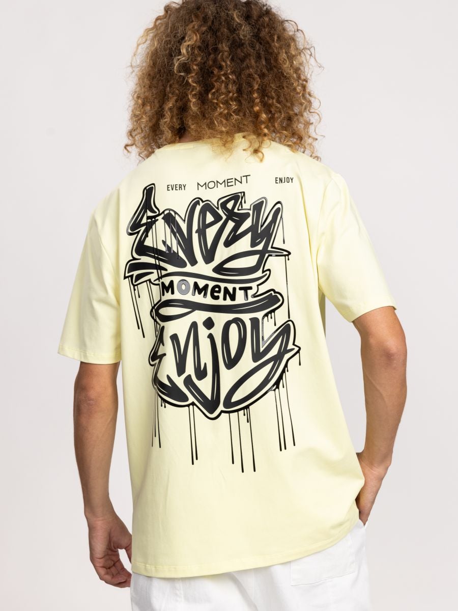 טישרט לגבר MOMENT