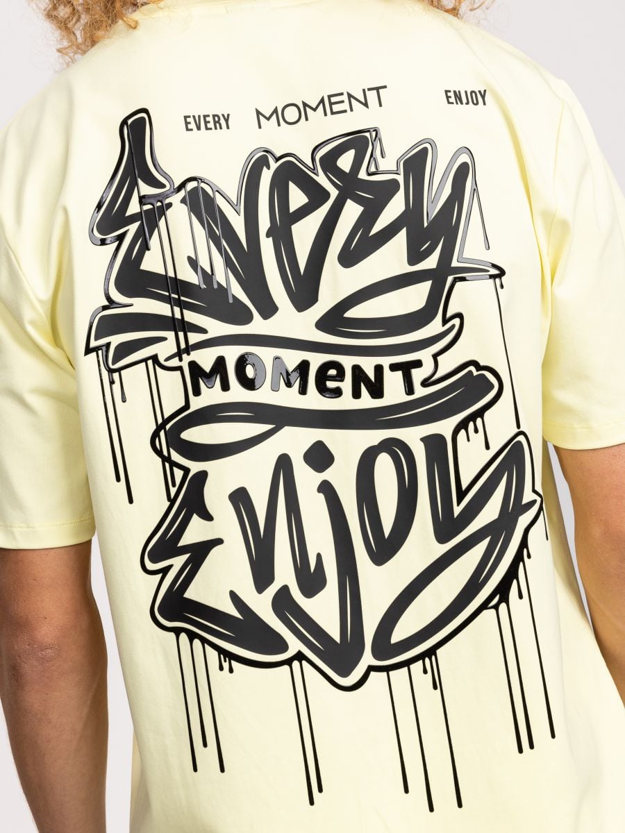 טישרט לגבר MOMENT