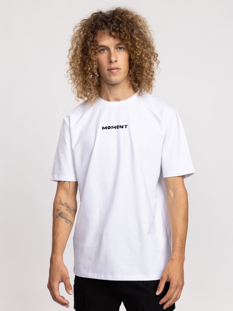 טישרט לגבר MOMENT