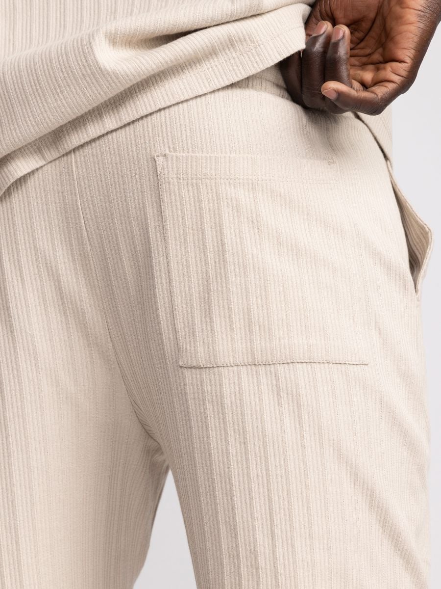 מכנסי ריזורט עם טקסטורת פסים לגבר