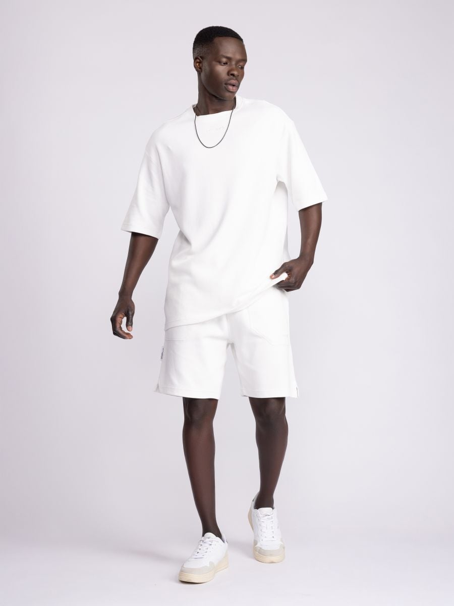 מכנסי ברמודה לגבר עם טקסטורה עדינה