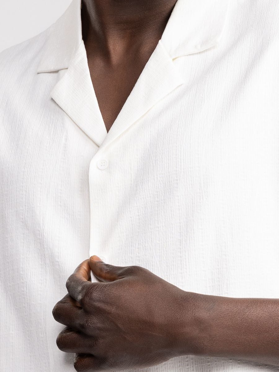 חולצה מכופתרת קצרה לגבר