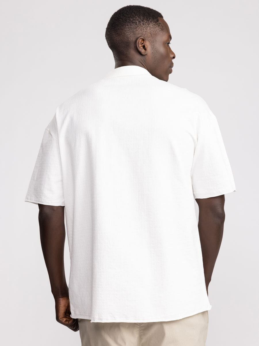 חולצה מכופתרת קצרה לגבר