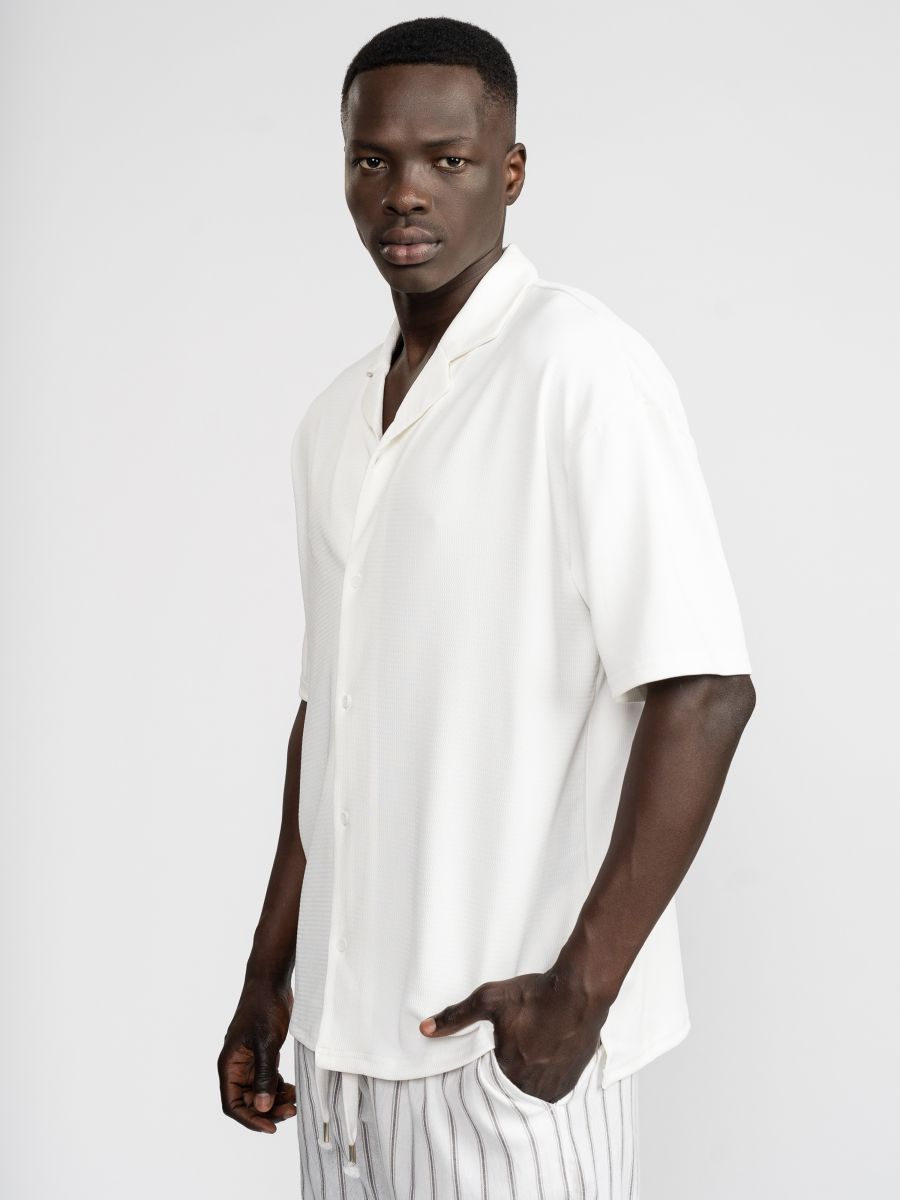 חולצת ריזורט עם טקסטורה