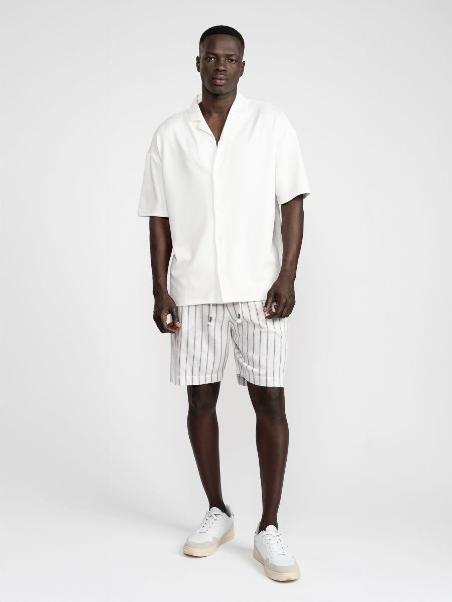 חולצת ריזורט עם טקסטורה