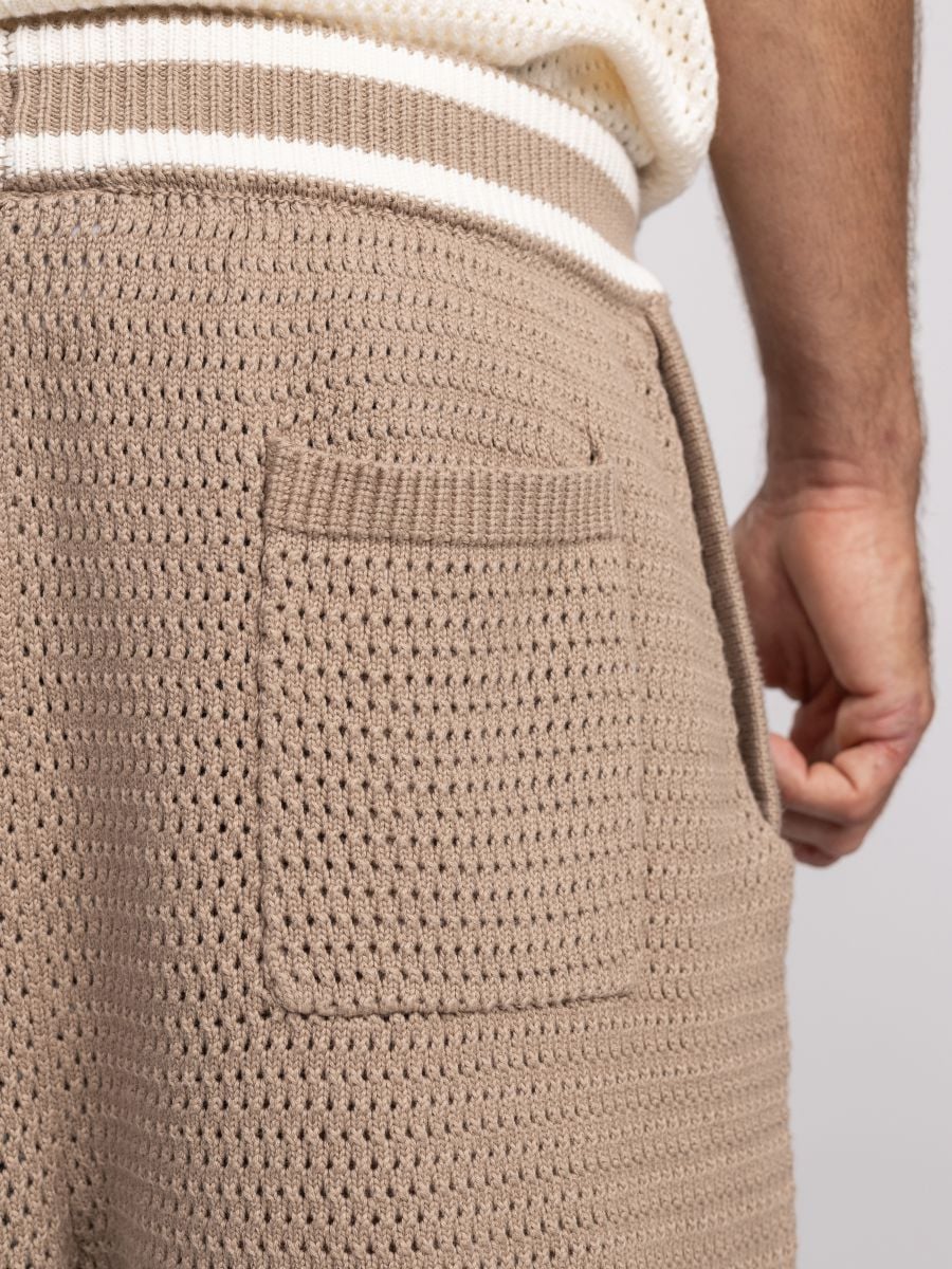 מכנסי ברמודת בד עם פסי קונטרסט