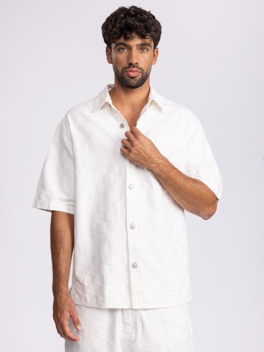 חולצת ריזורט קצרה לגבר עם טקסטורה משובצת