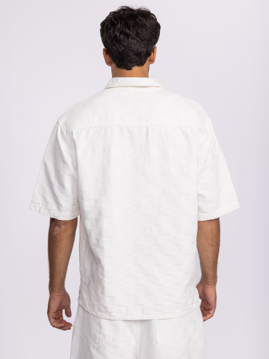 חולצת ריזורט קצרה לגבר עם טקסטורה משובצת