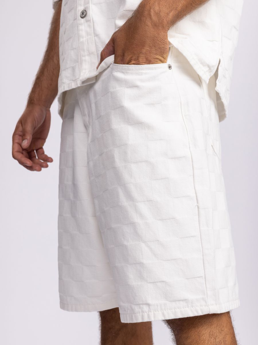 מכנסי ריזורט קצרים לגבר עם טקסטורה משובצת