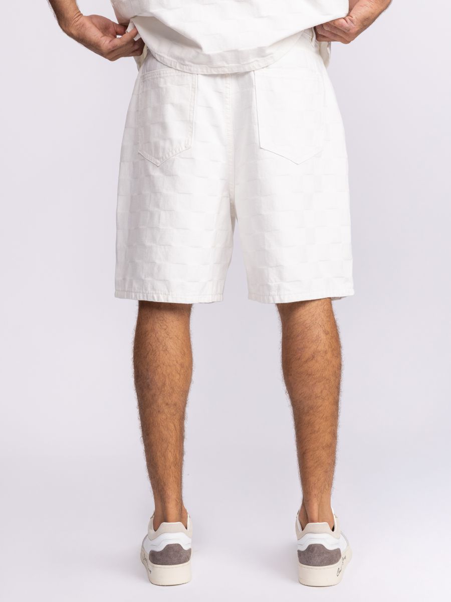 מכנסי ריזורט קצרים לגבר עם טקסטורה משובצת