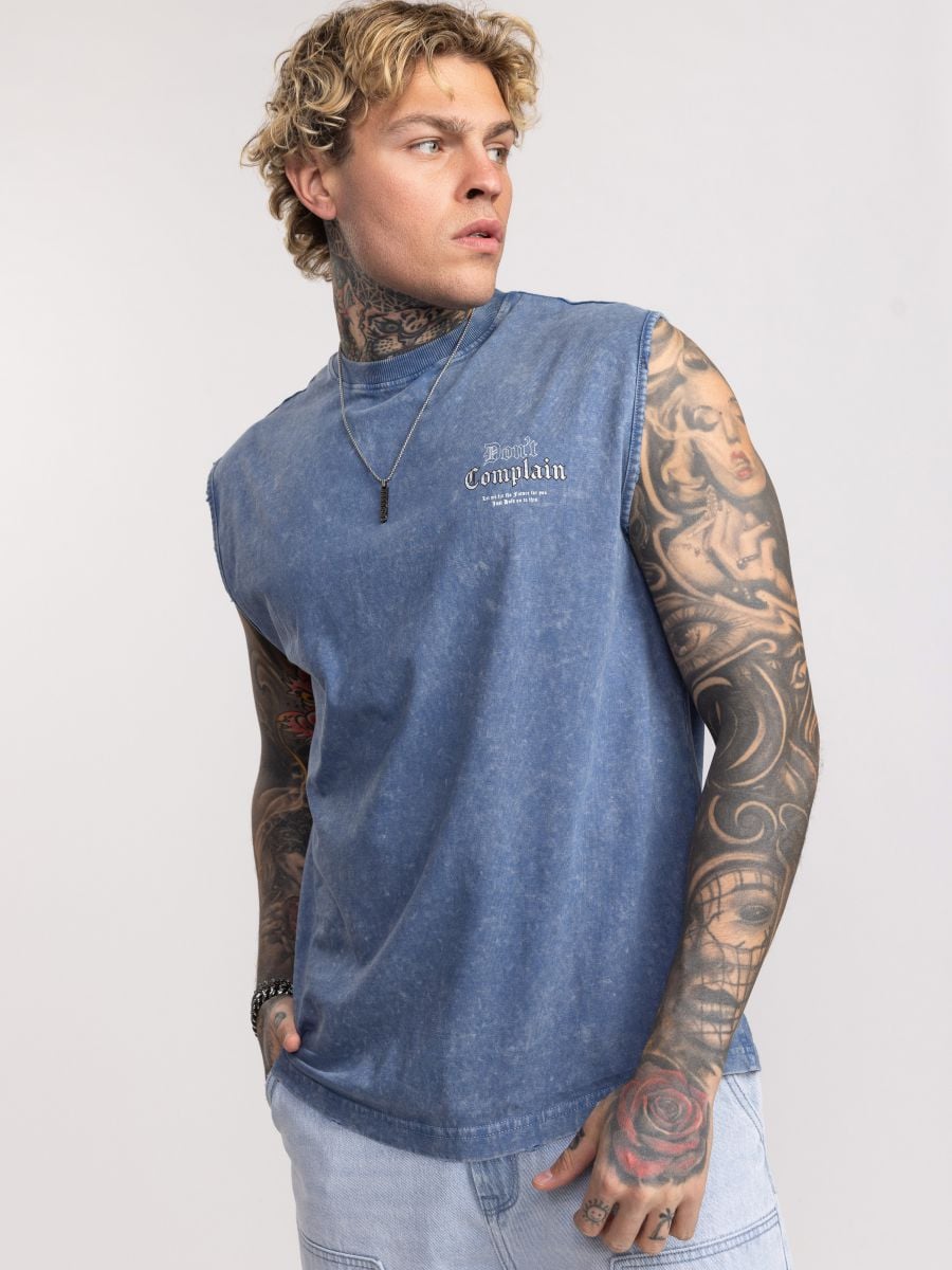 גופיה לגבר ללא שרוול