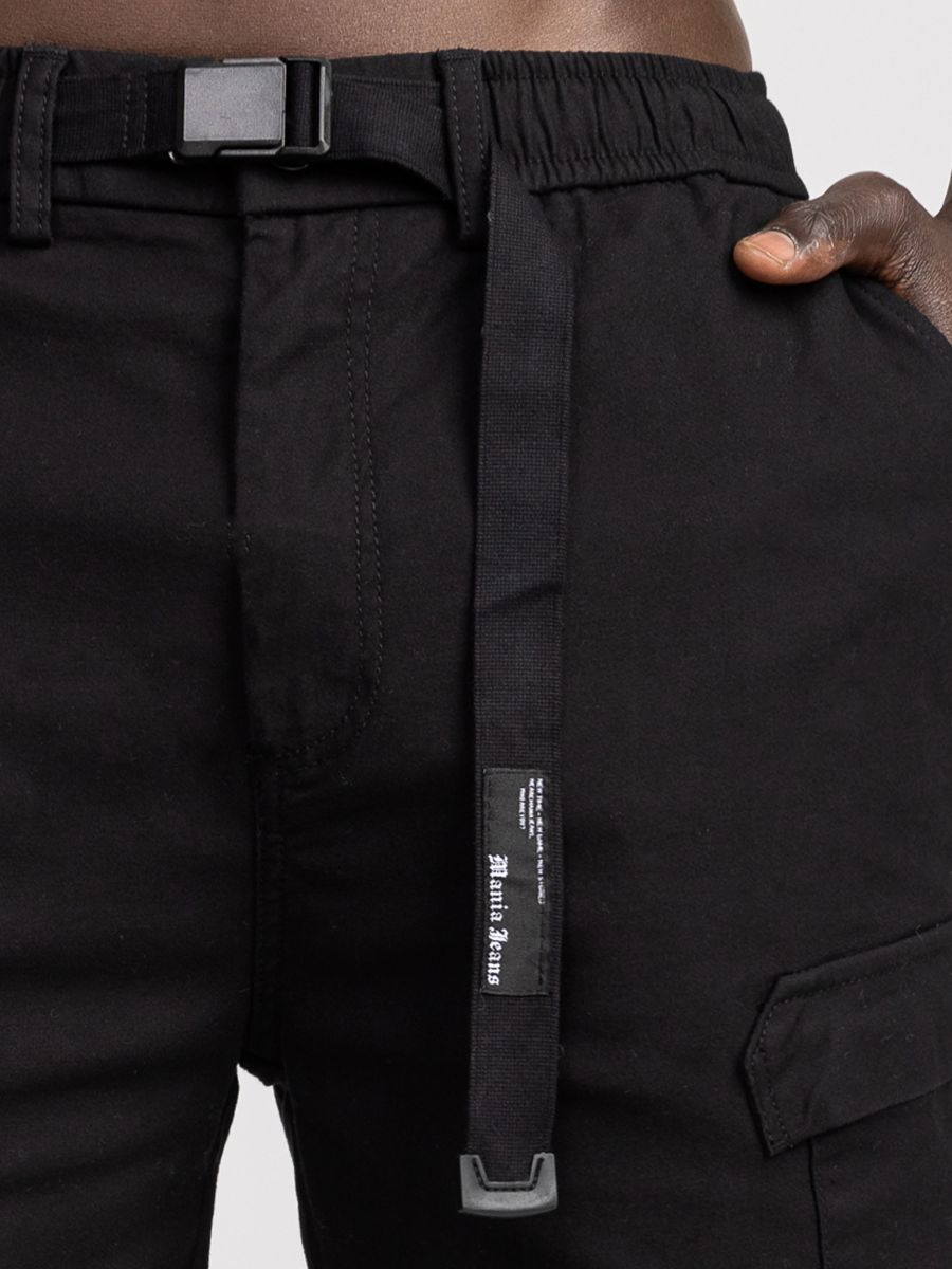 מכנסי ברמודה קצרים לגבר עם חגורה ממותגת