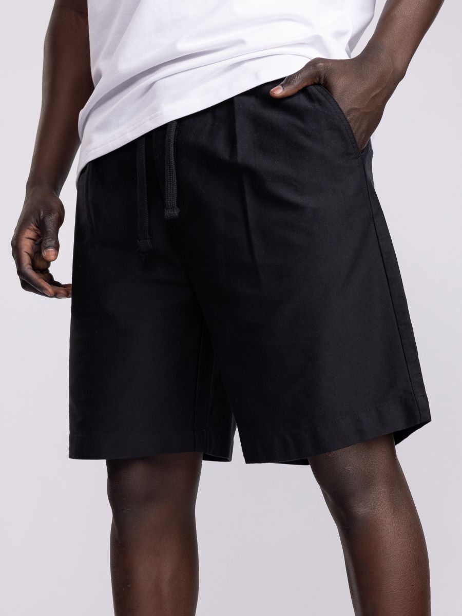 מכנסי ברמודה לגבר עם כיסים וכיווץ במותן