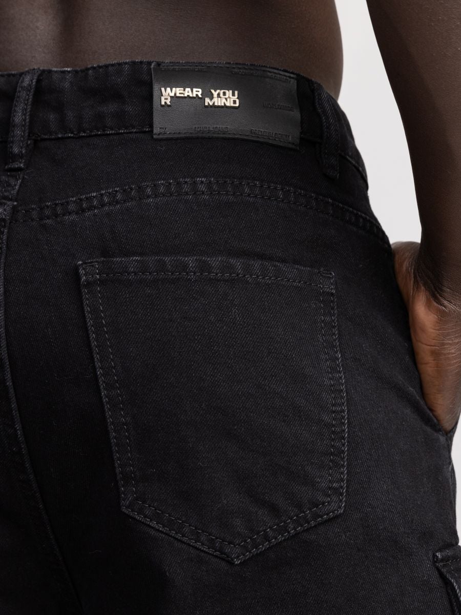 מכנסי ברמודת ג’’ינס לגבר