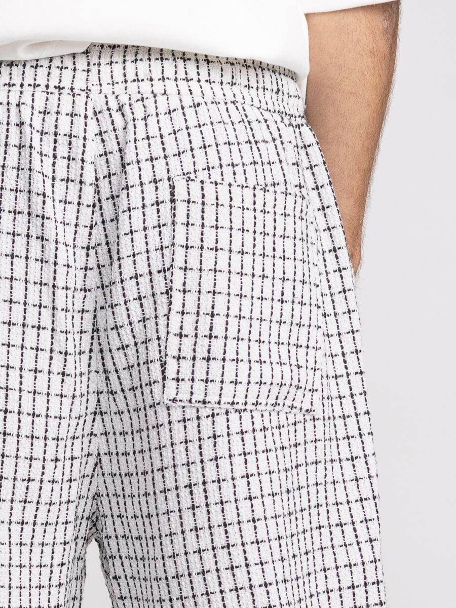 מכנסי ברמודת בד דוגמת רשת גאומטרית