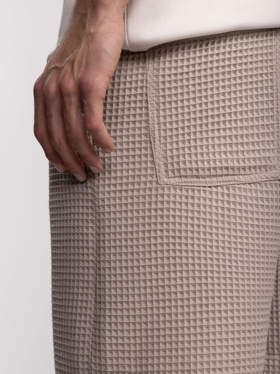 מכנסיים קצרים לגבר וופל