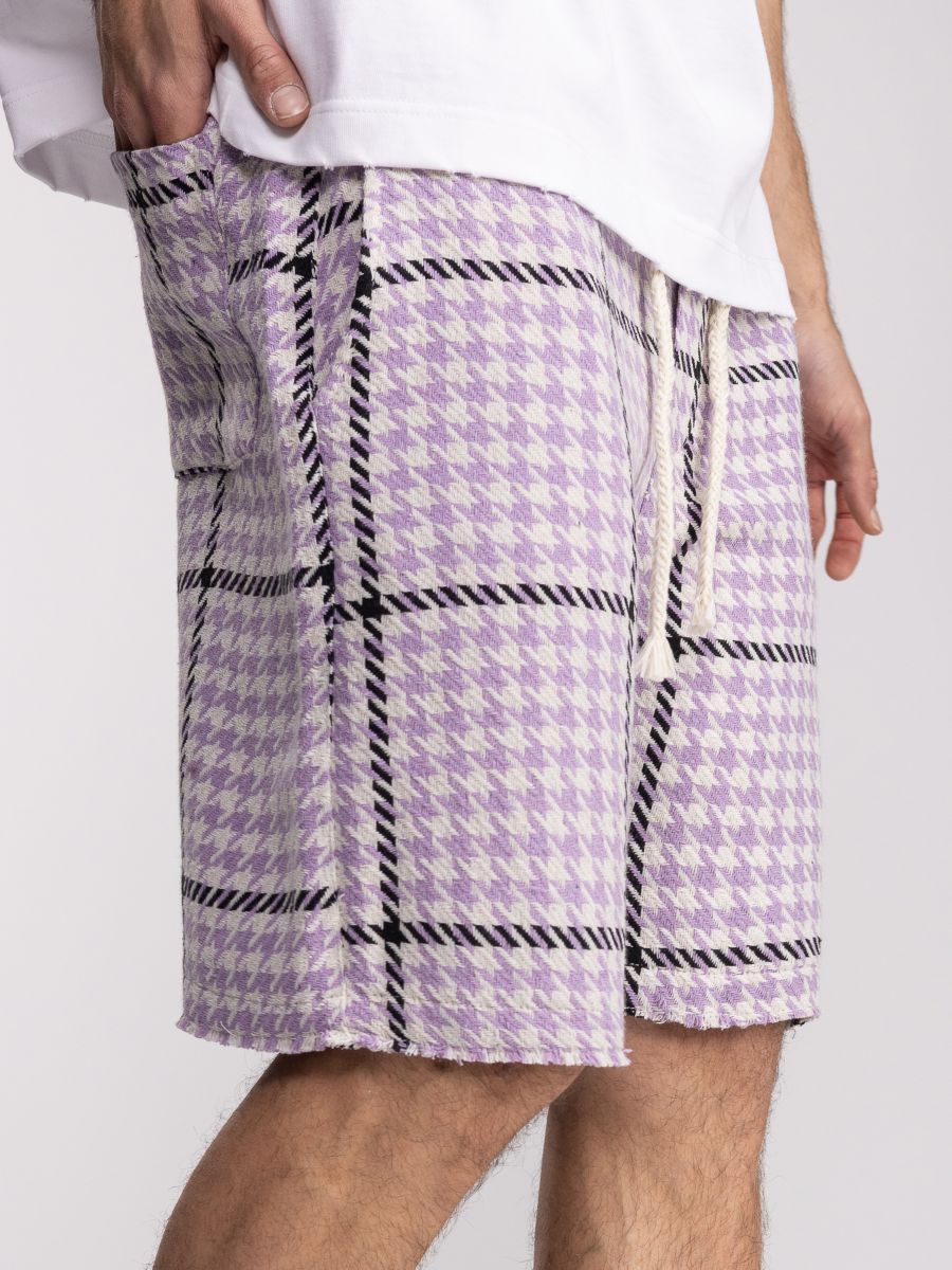 מכנסי ברמודה לגבר בדוגמה משובצת