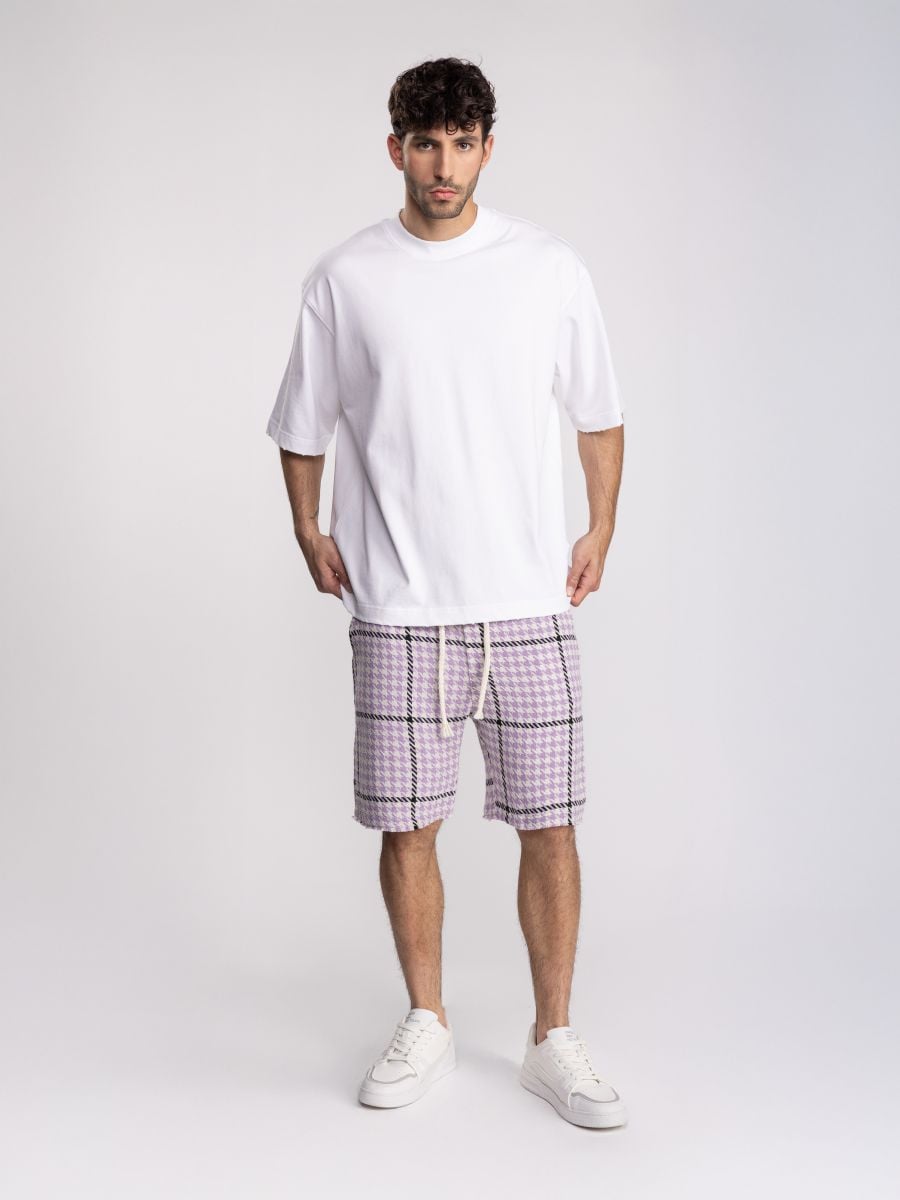 מכנסי ברמודה לגבר בדוגמה משובצת