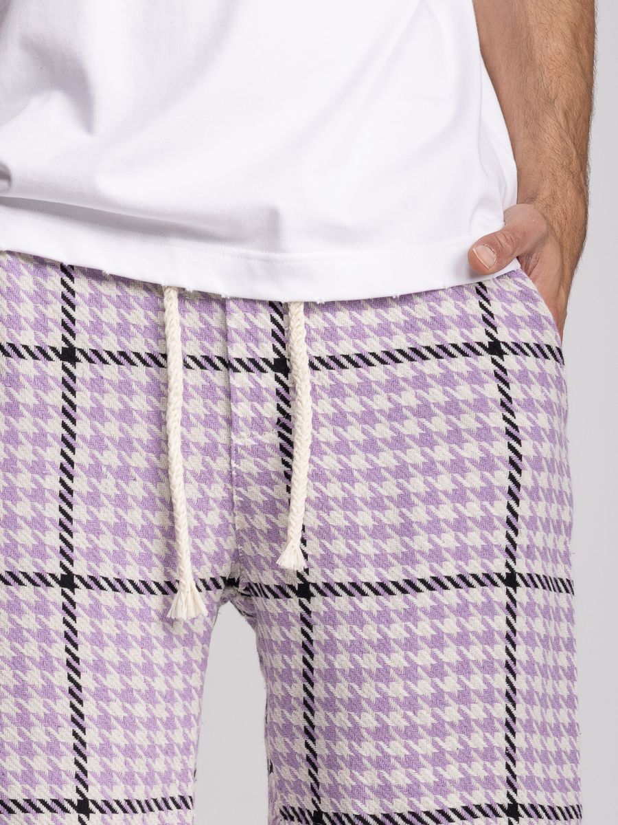 מכנסי ברמודה לגבר בדוגמה משובצת