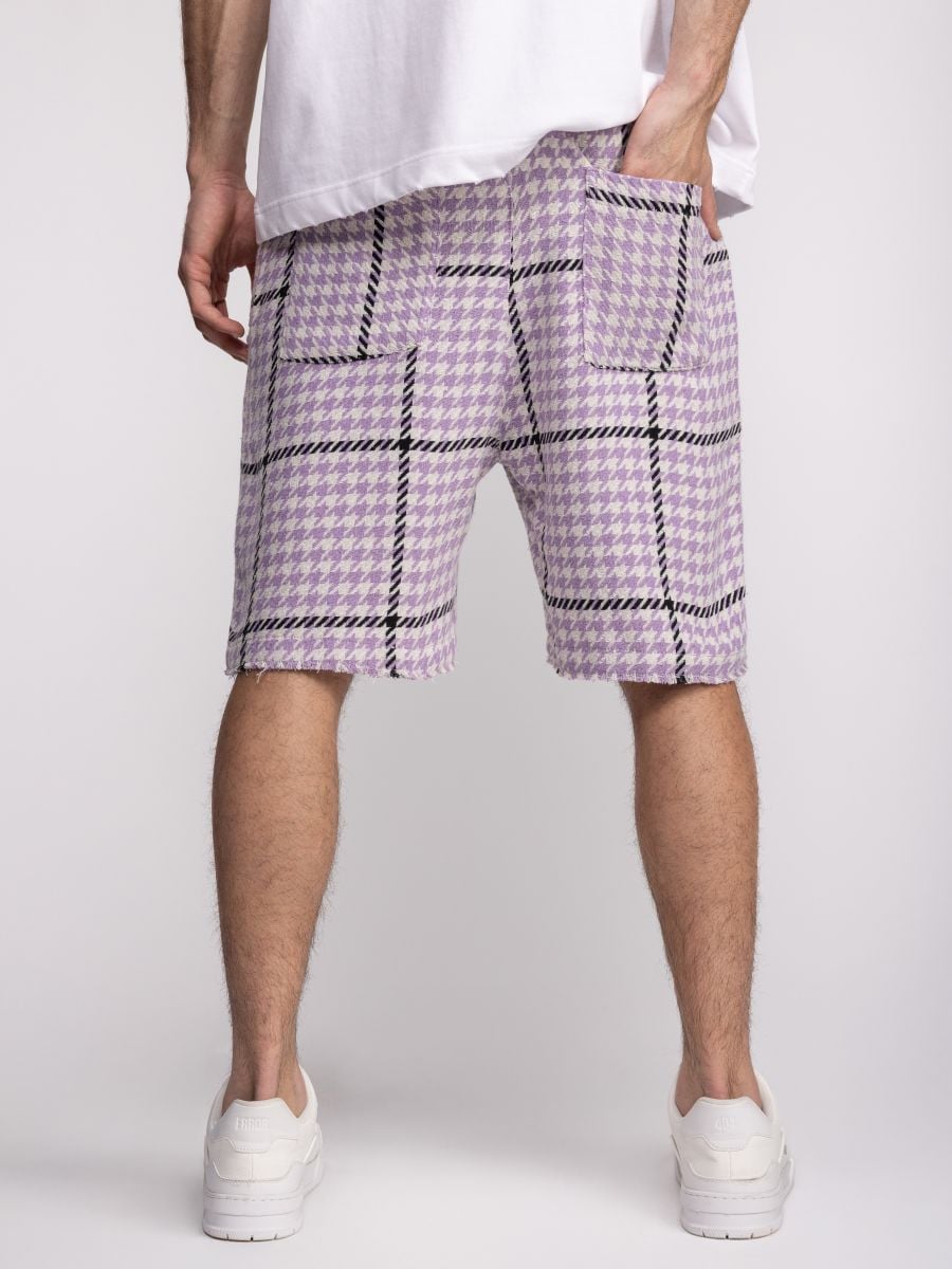 מכנסי ברמודה לגבר בדוגמה משובצת