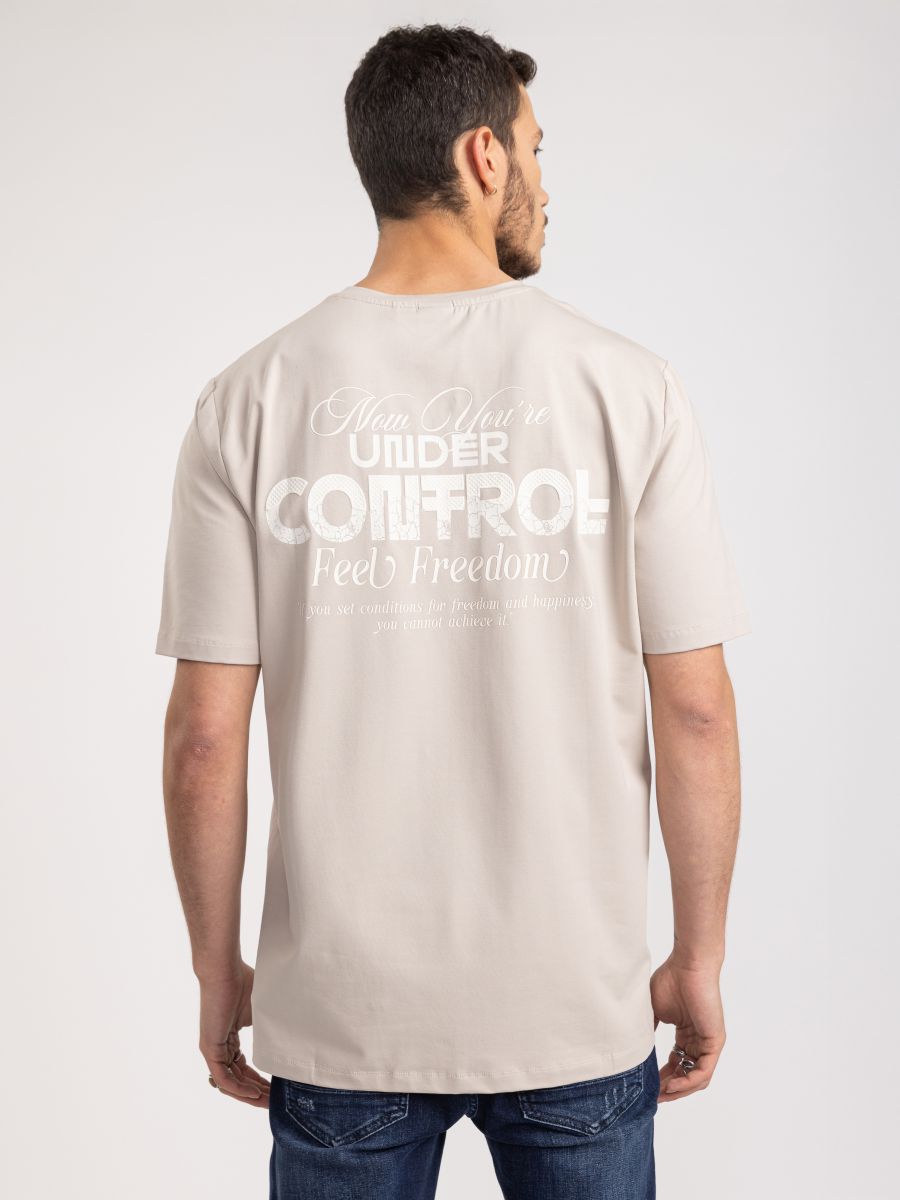חולצת טישירט לגבר UNDER CONTROL
